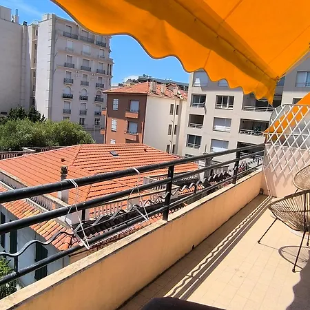 Au Calme 100 Metres De La Croisette Lägenhet